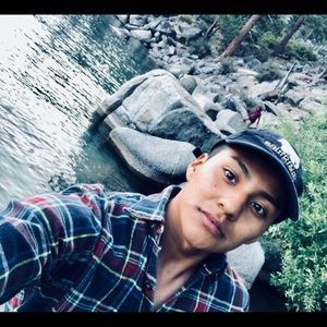 Meet your Posher, Beno